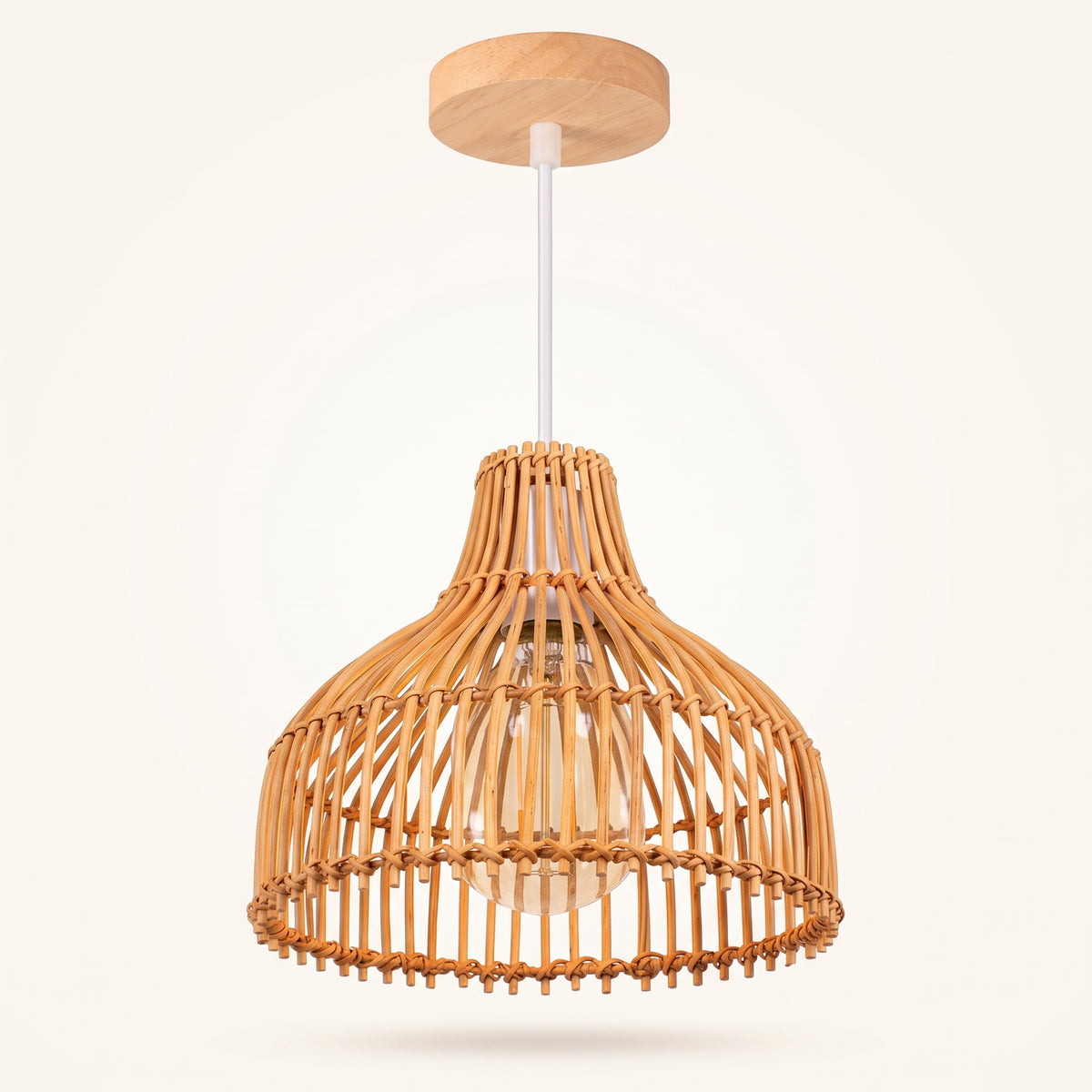 Suspension en bambou cloche, photo produit sur fond clair