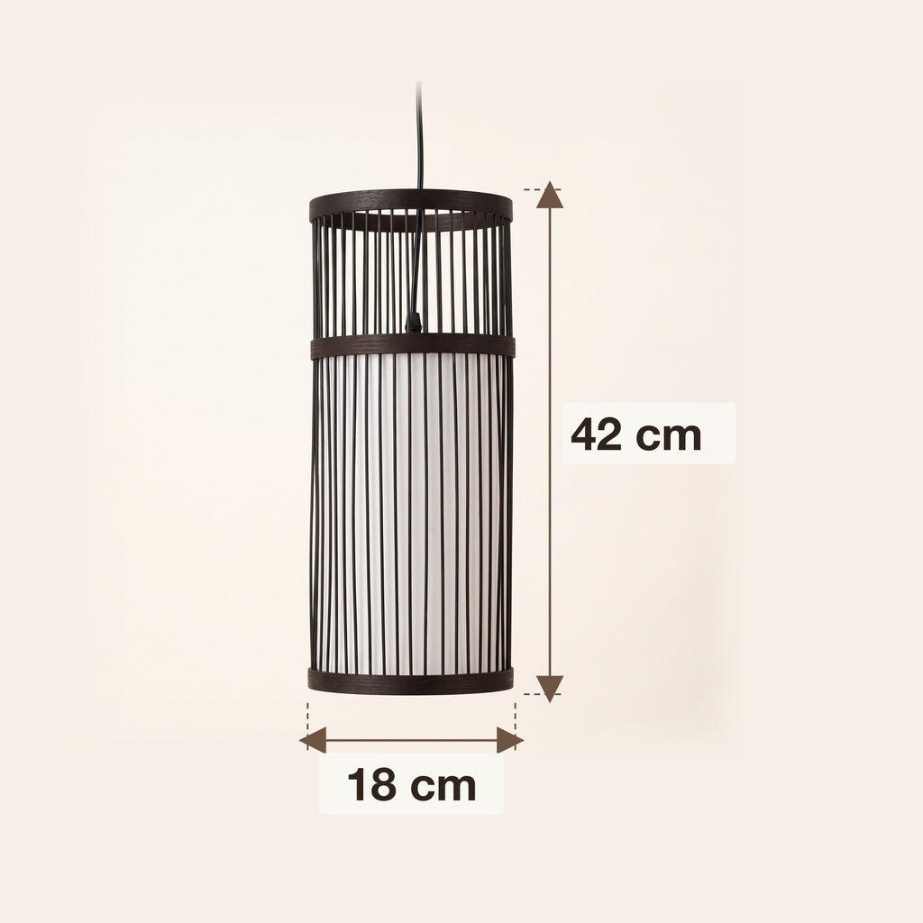 Dimensions : suspension en bambou cylindre noir, 18 cm de diamètre et 42 cm de hauteur