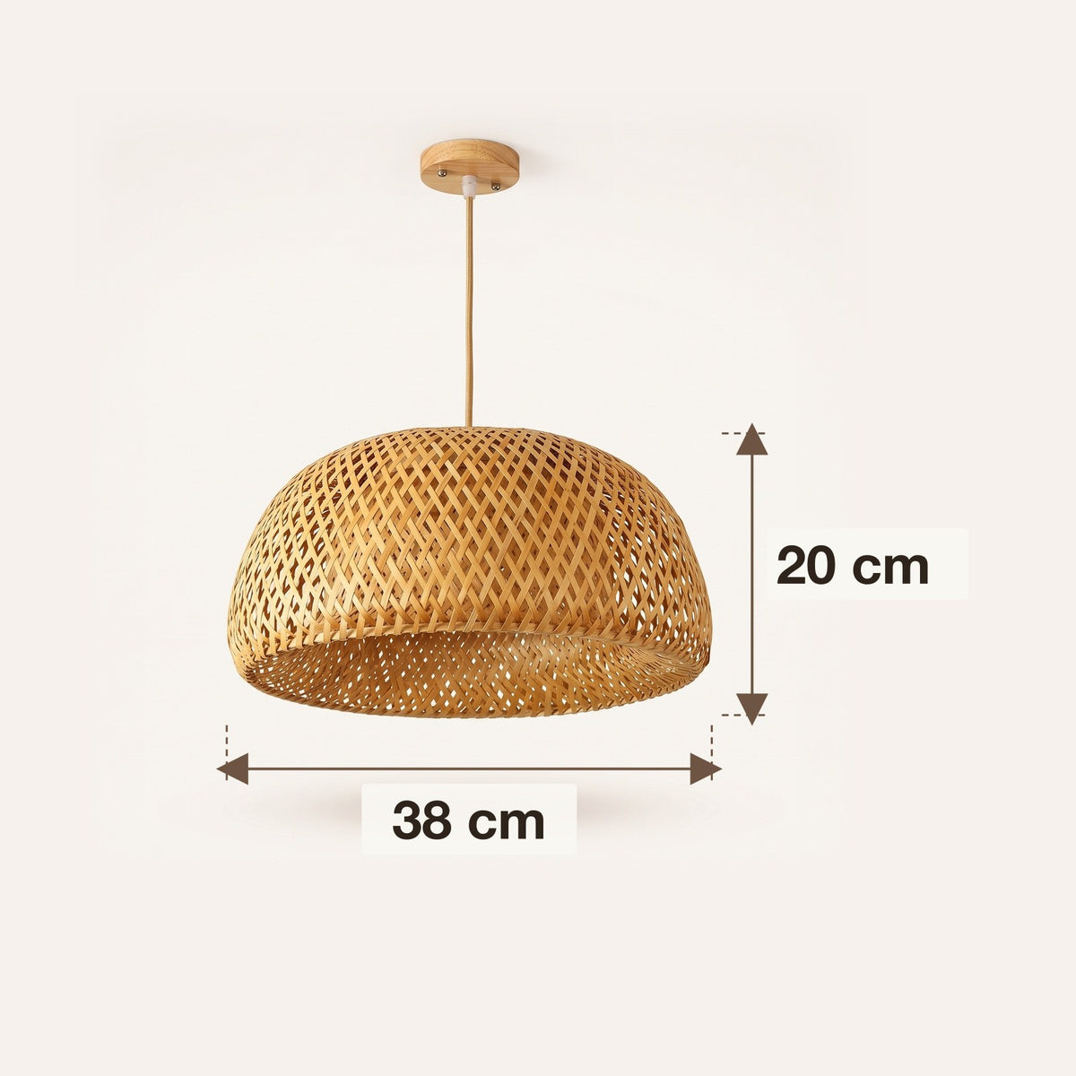 Dimensions : suspension en bambou dôme, 38 cm de diamètre et 20 cm de hauteur