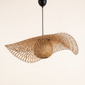 Suspension en bambou chapeau vague, photo produit sur fond clair
