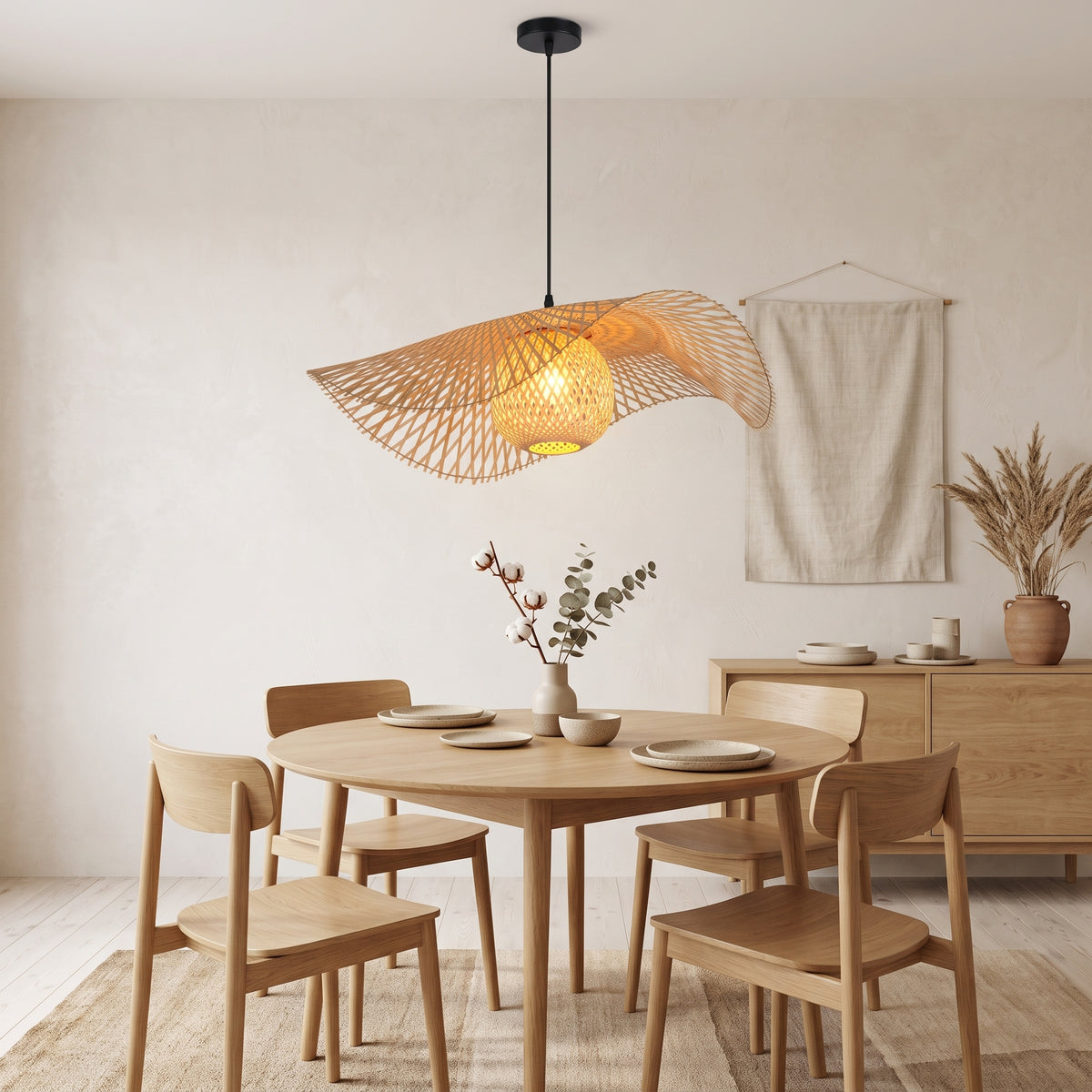 Suspension en bambou chapeau vague installée, pour visualiser sa taille réelle