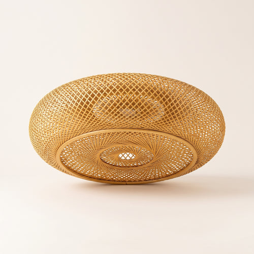 Plafonnier en bambou lanterne plate, photo produit sur fond clair