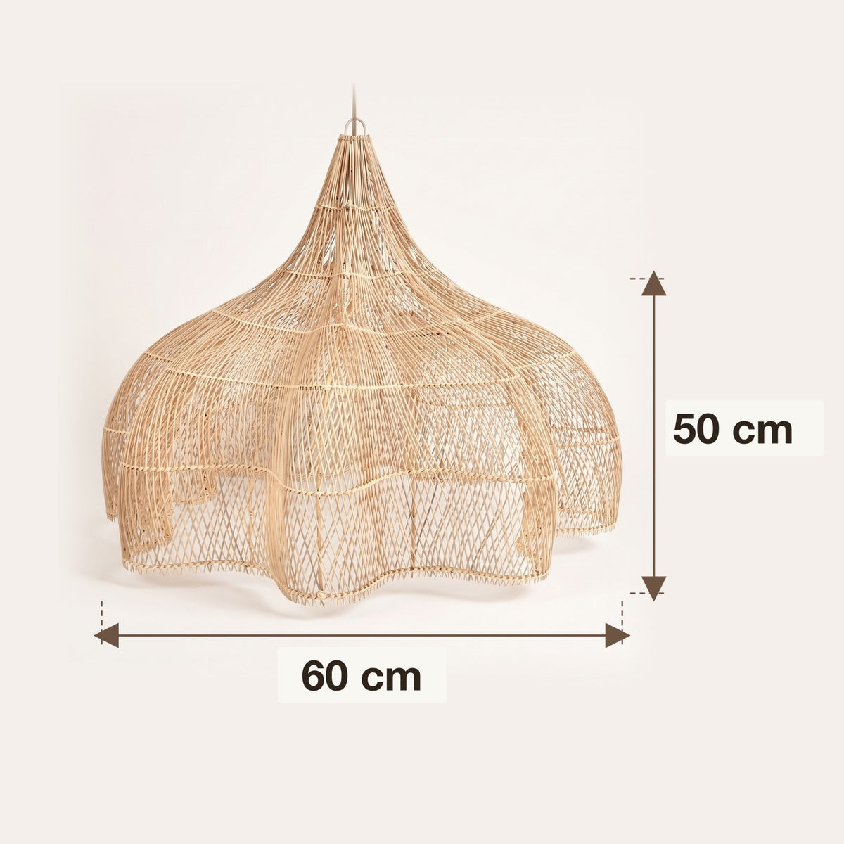 Dimensions : grande suspension en rotin forme citrouille, 60 cm de diamètre et 50 cm de hauteur