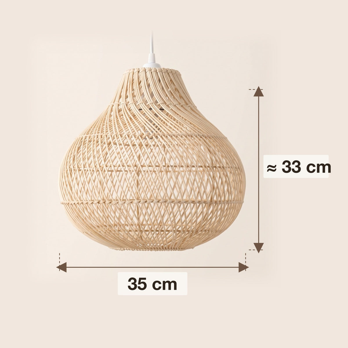 Dimensions : suspension en rotin forme oignon, 35 cm de diamètre